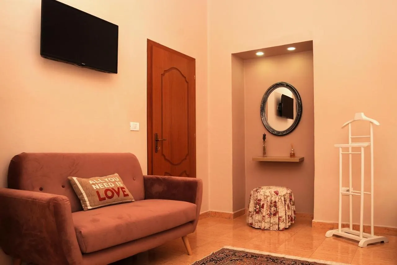 Comfortable Apartment Ar Wilson Square/ Self Check In contacts