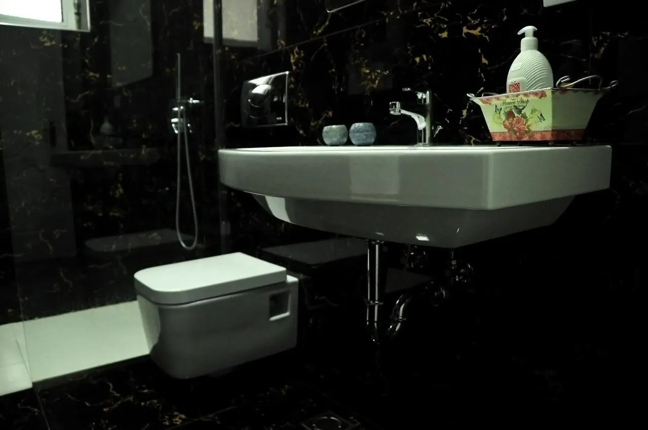 Comfortable Apartment Ar Wilson Square/ Self Check In Tirana Albania