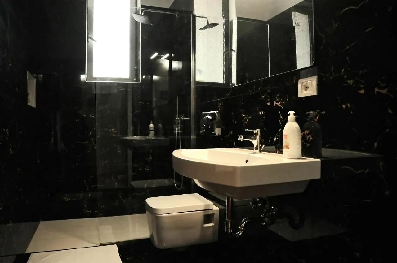 Comfortable Apartment Ar Wilson Square/ Self Check In Tirana