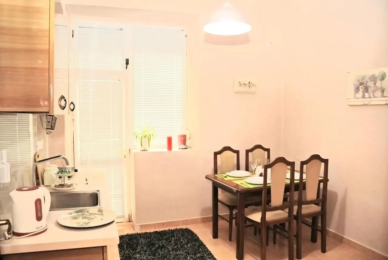 Comfortable Apartment Ar Wilson Square/ Self Check In Tirana Albania