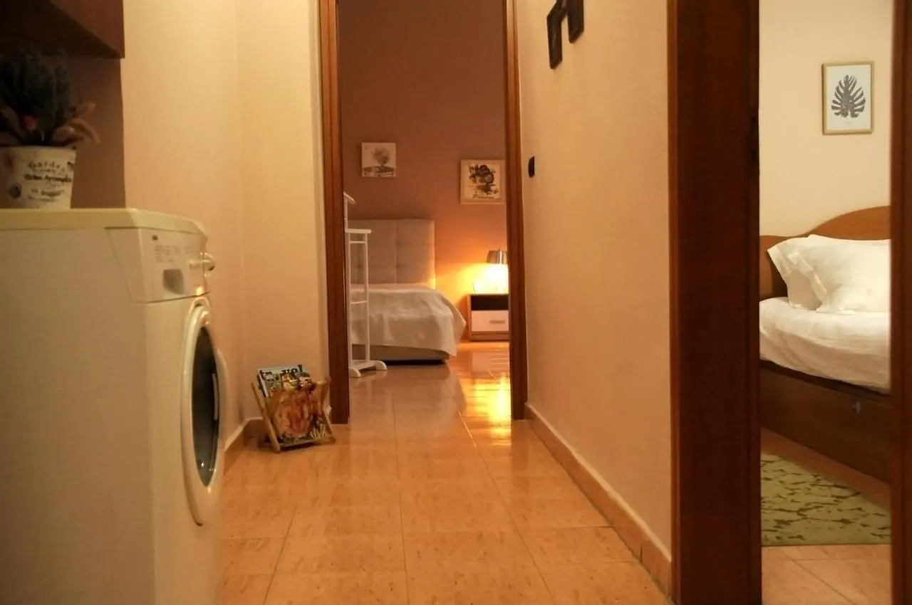 Comfortable Apartment Ar Wilson Square/ Self Check In Tirana